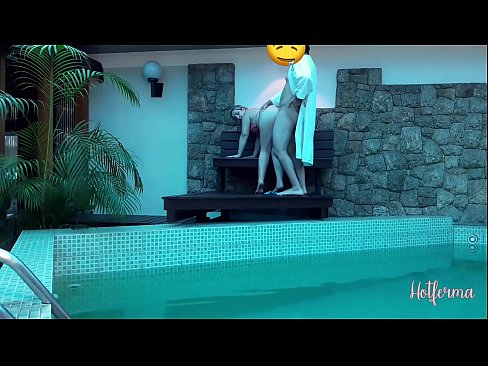 ❤️ Patron hizmetçiyi havuza davet eder ama bir sıcağa dayanamaz ❤❌ Porno videosu bize %tr.pornodil.ru ﹏